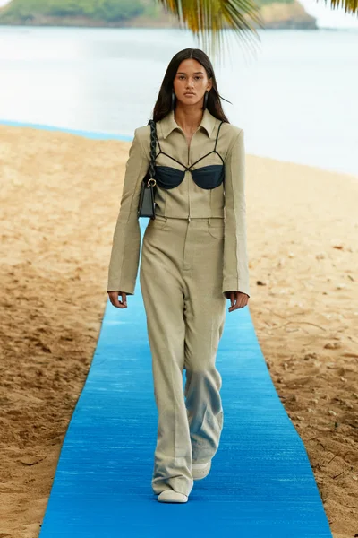 Look 47